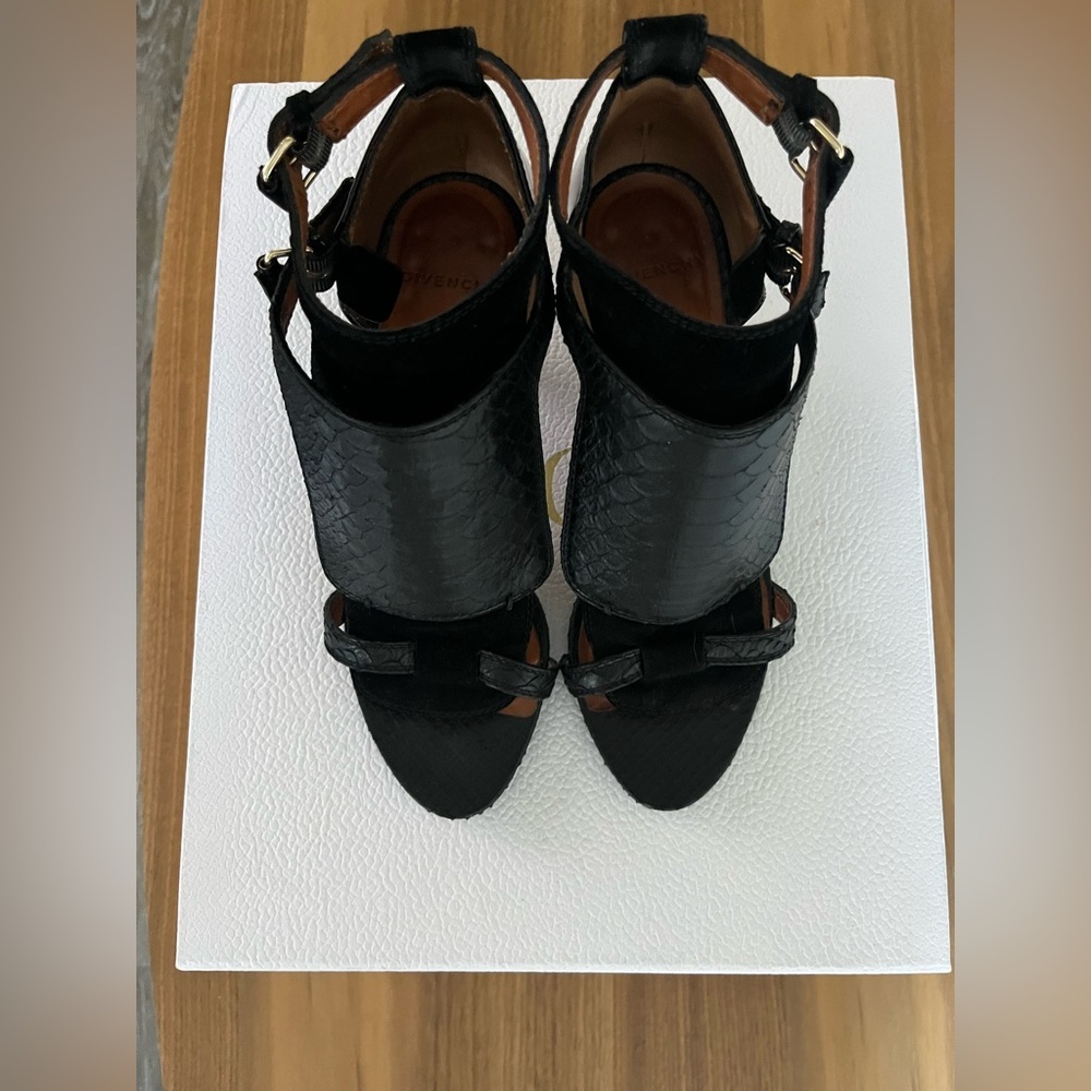 GIVENCHY sandal style black heels size 37 🎩🍾 - Picture 2 of 9